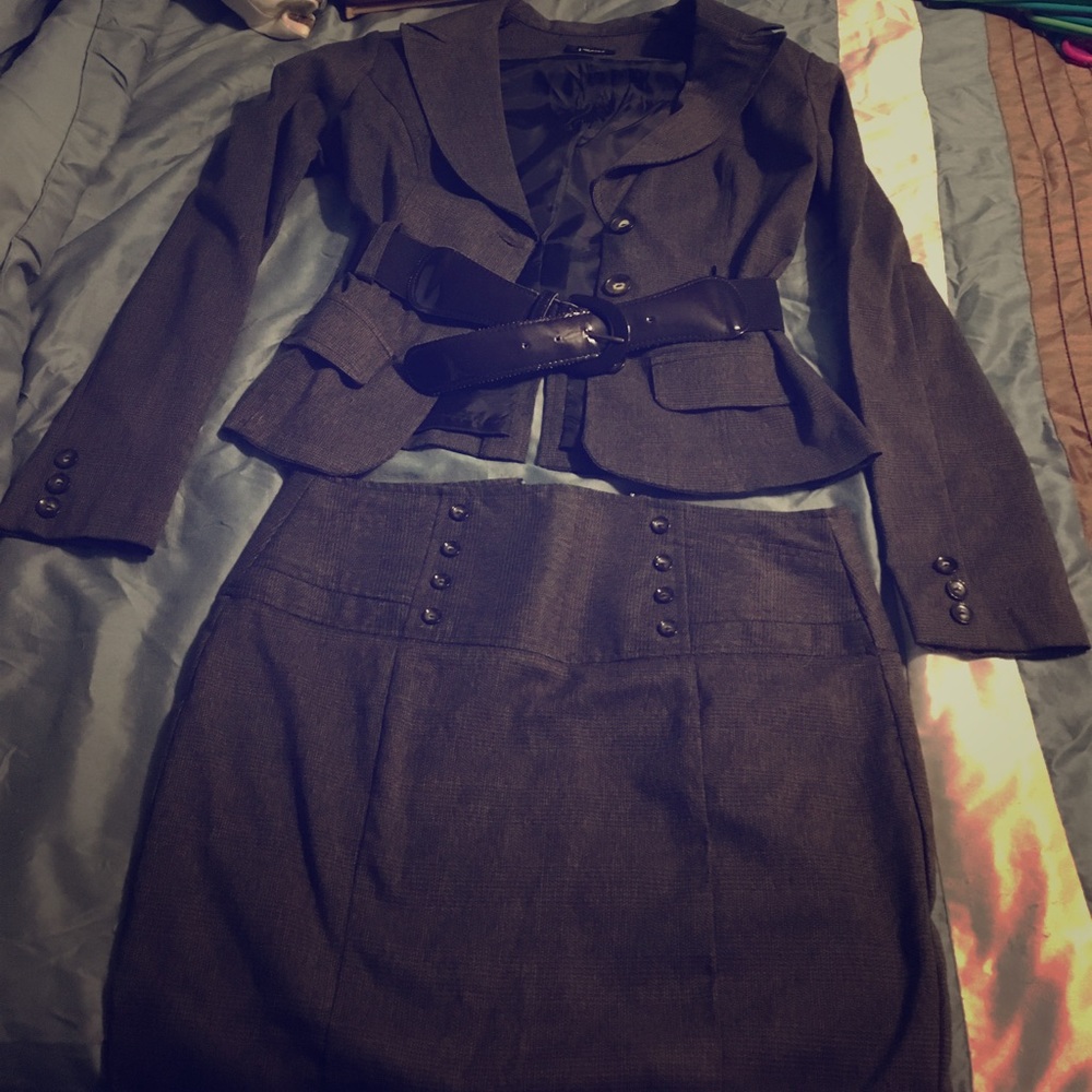 Super cute business skirt suit